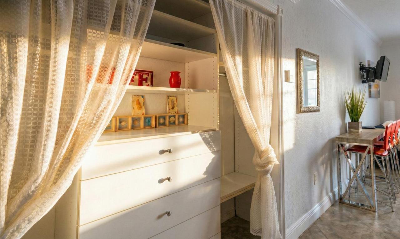 Barbizon on Ocean Drive Apartments - 3