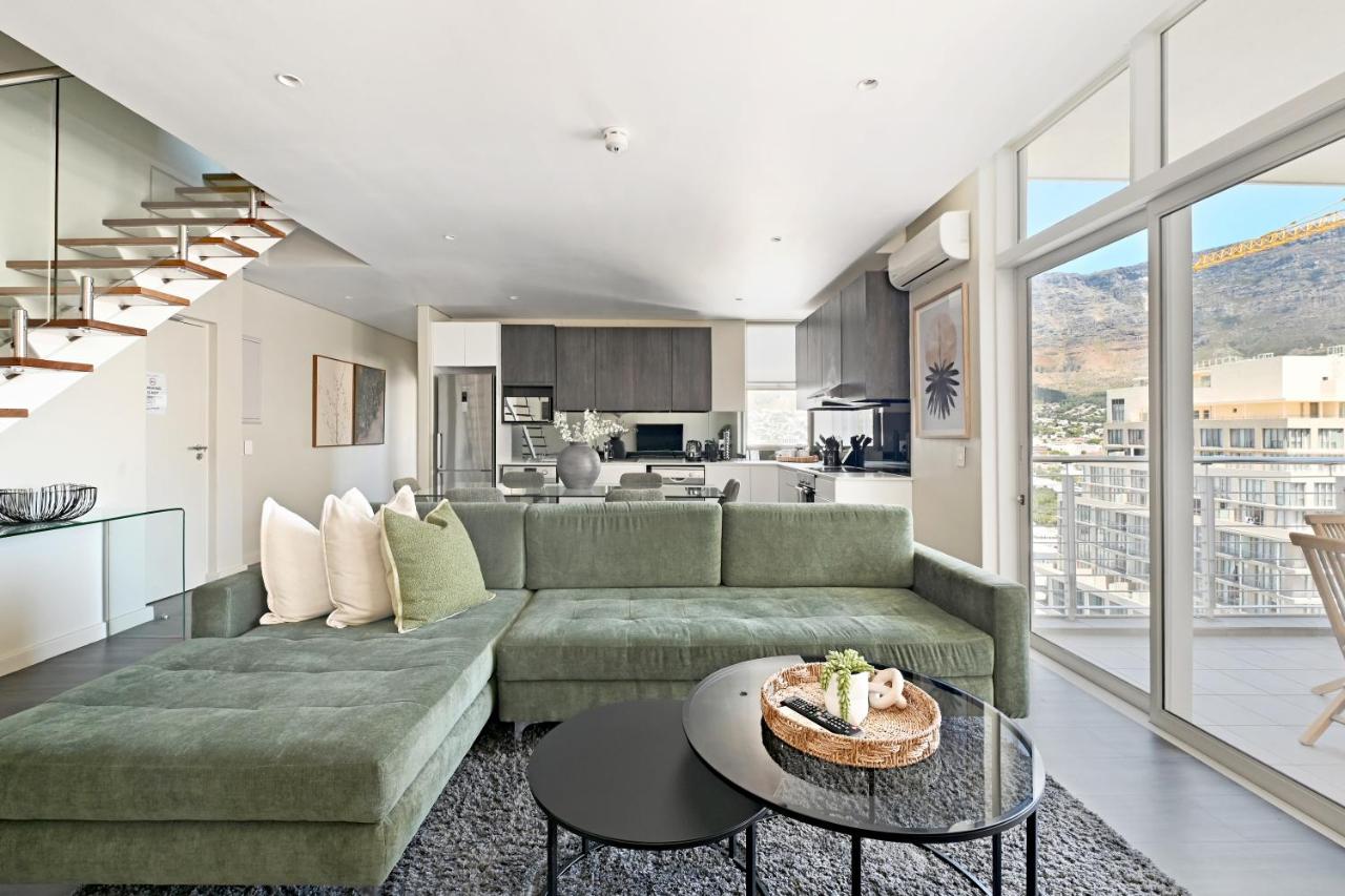 Naomi - Designer Penthouse in the Heart of Cape Town