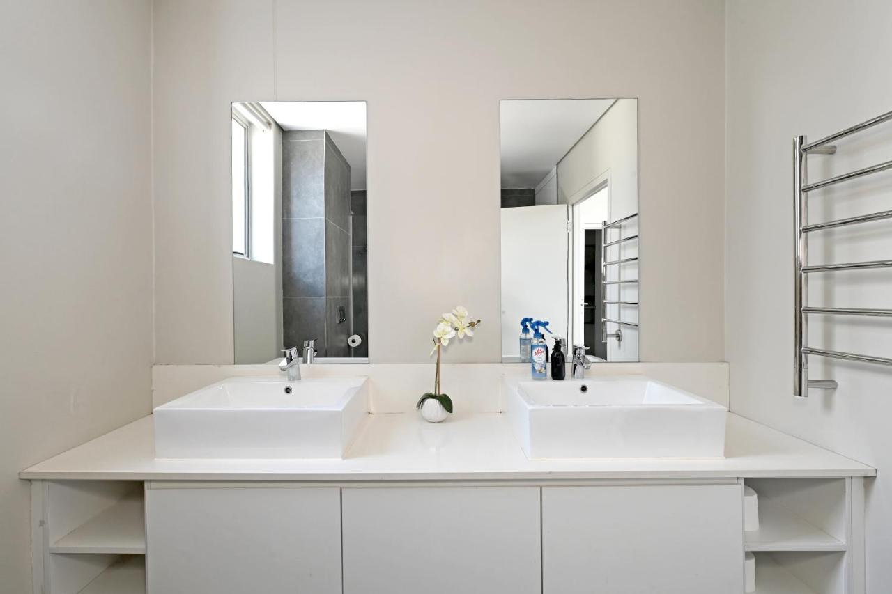 Naomi - Designer Penthouse in the Heart of Cape Town - 3