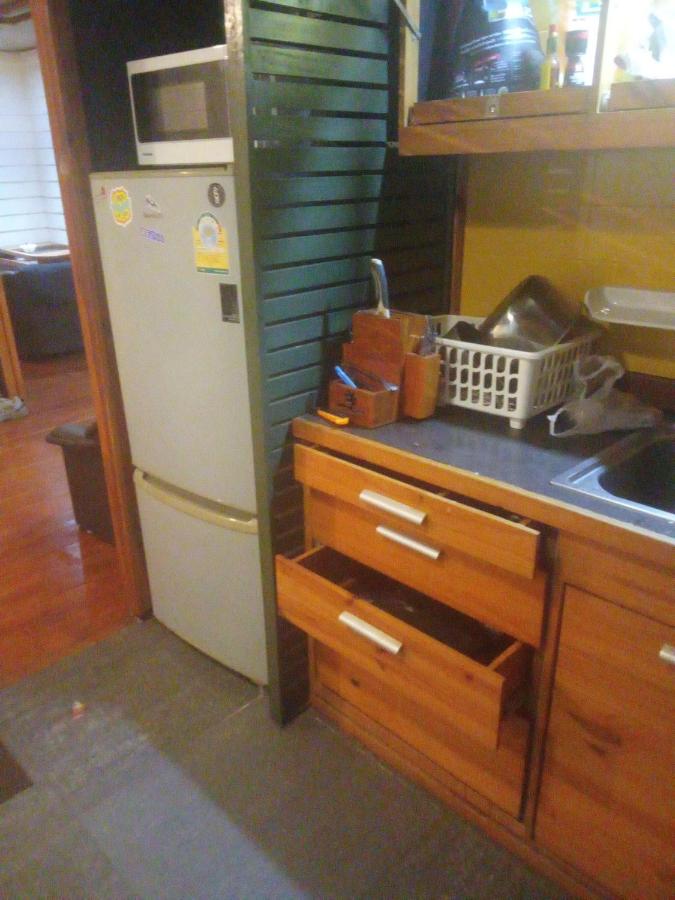 Spacious City-View Apartment with Modern Amenities in Krung Thep - 2