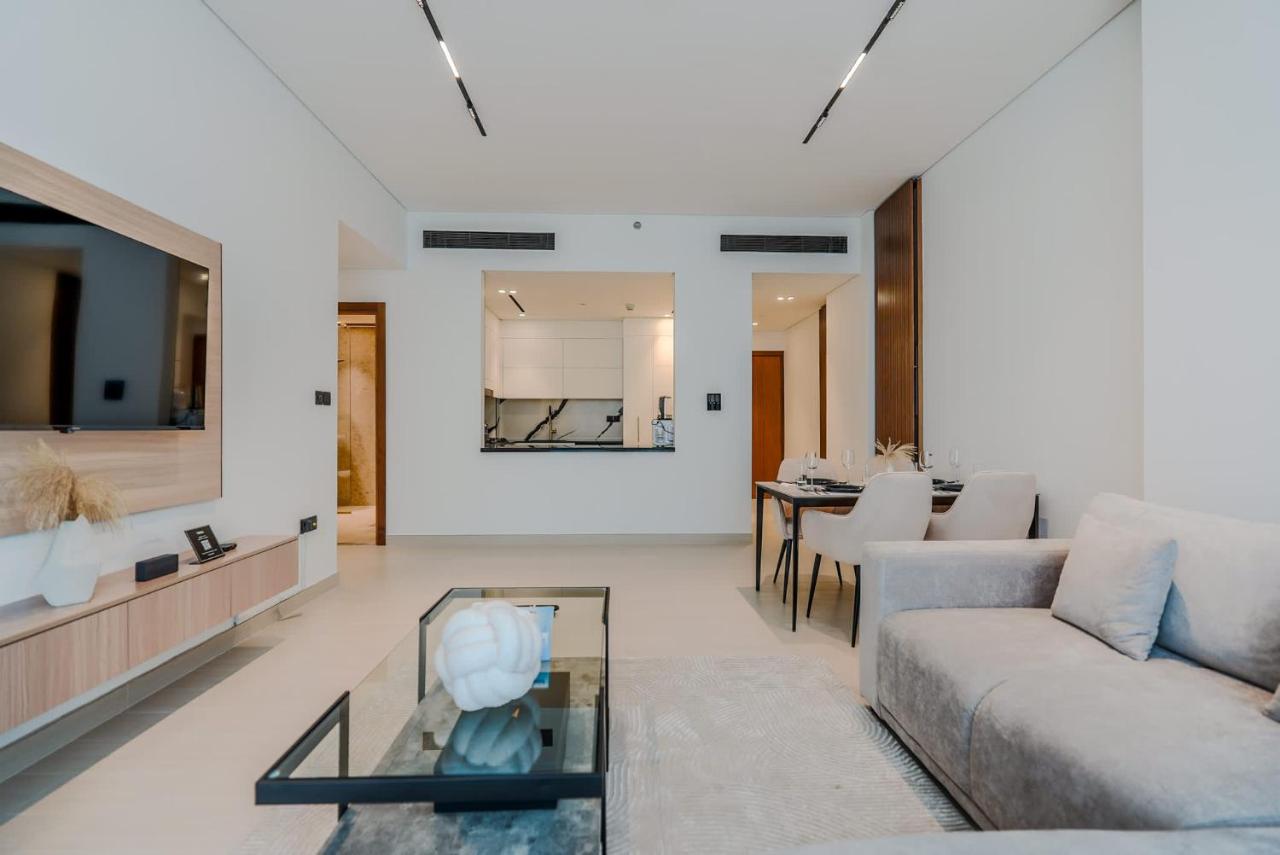 TRPS - Trillionaire Residences, Business Bay - Private Jacuzzi, Modern 2BR Furnished, Canal View - 5