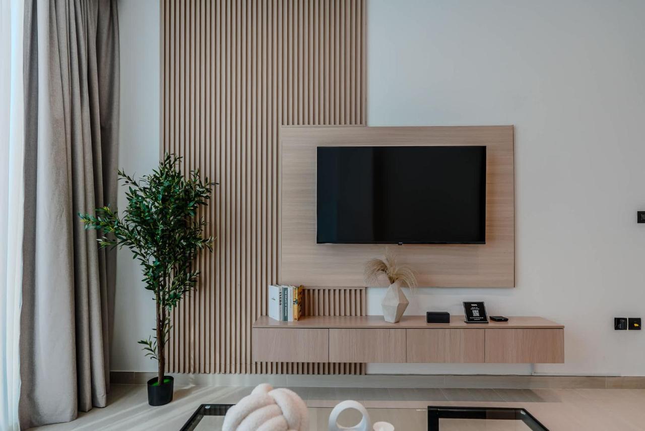 TRPS - Trillionaire Residences, Business Bay - Private Jacuzzi, Modern 2BR Furnished, Canal View - 4