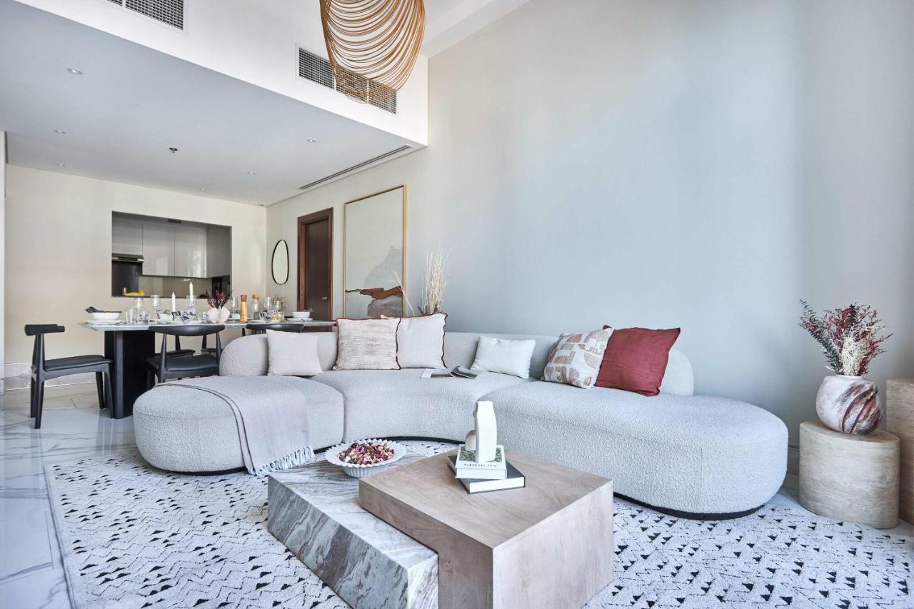 Frank Porter - J One Tower