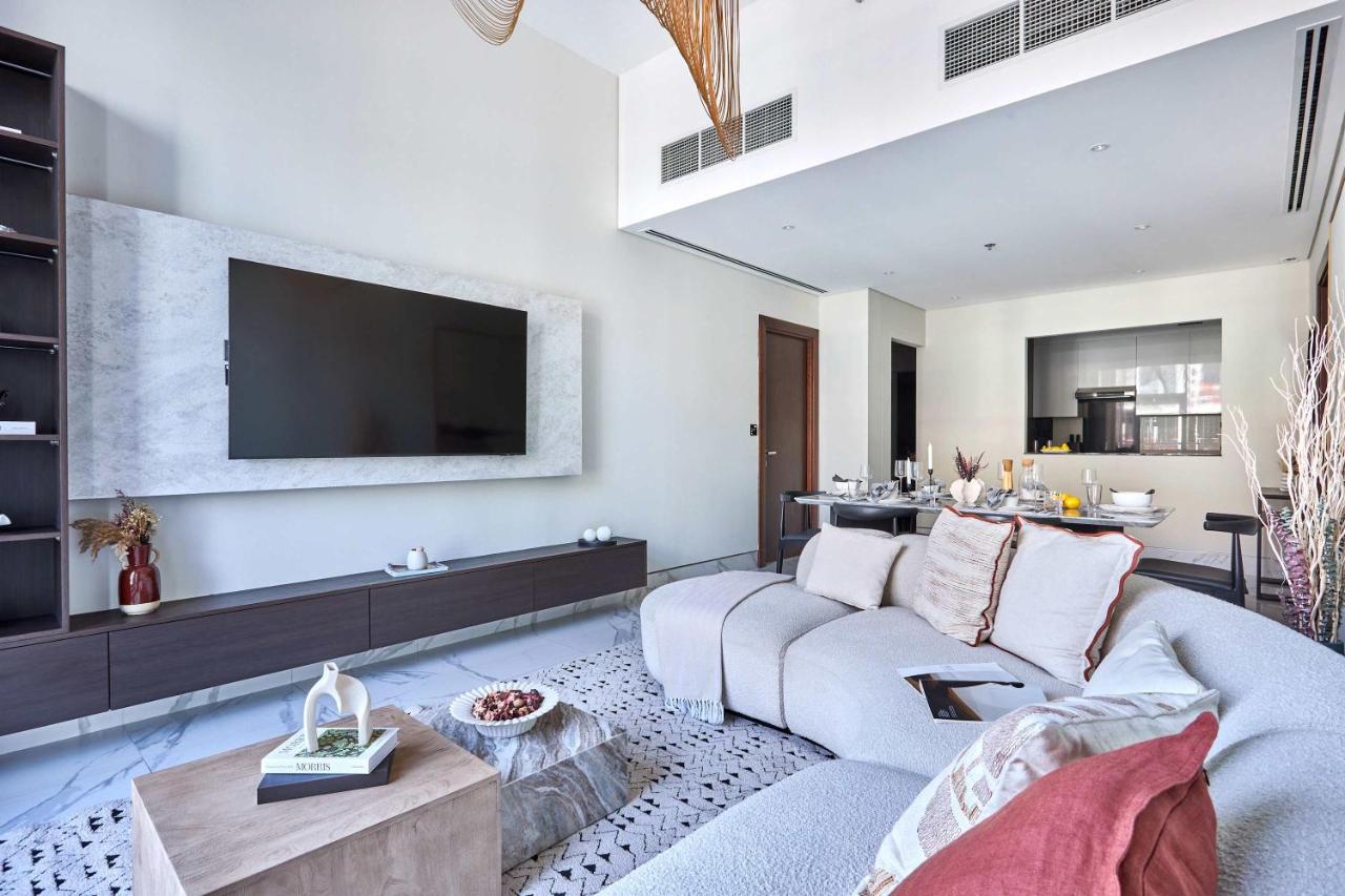 Frank Porter - J One Tower - 4