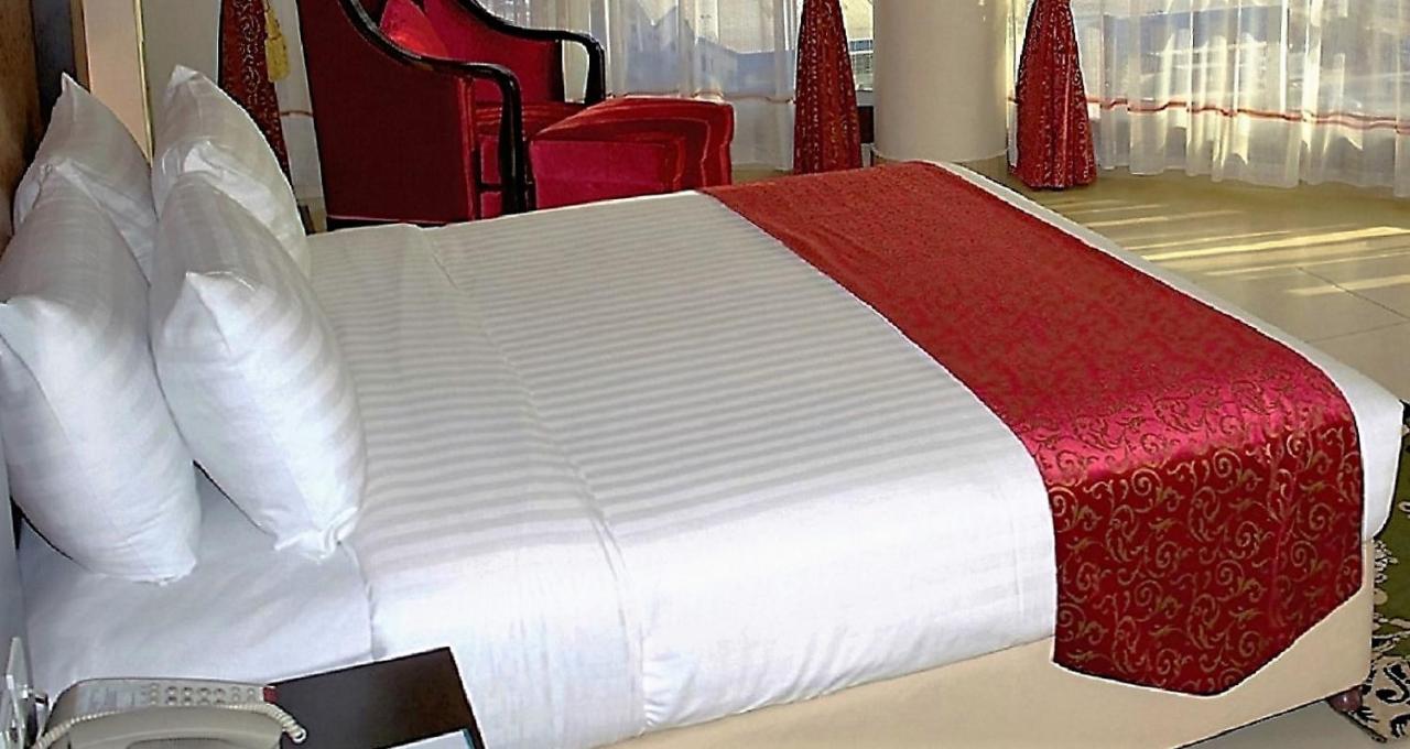 Royal Phoenicia Hotel photo