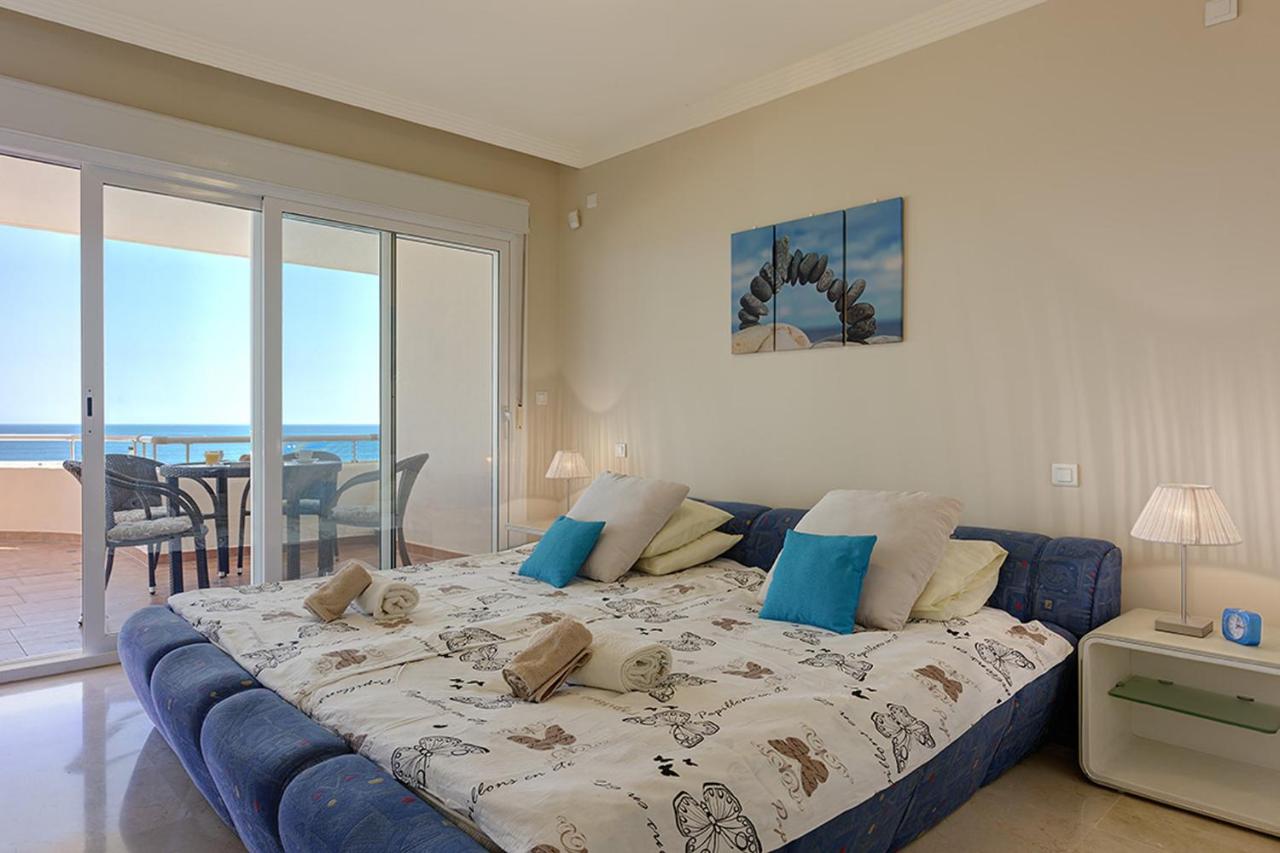 Apartment Sinfonia del Mar E15, Estepona, Spain - Booking.com
