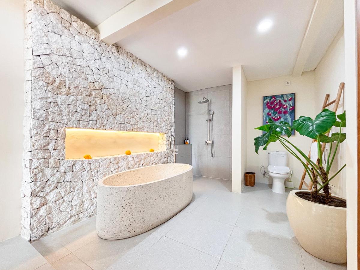 NEW 2BR Minica Villa in the heart of Kayu Aya, Oberoi, Seminyak walking distance to Beach, Shops, Restaurants - 3