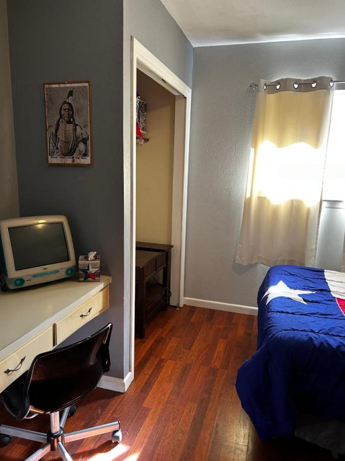 Key to Austin Rock Lounge - 5