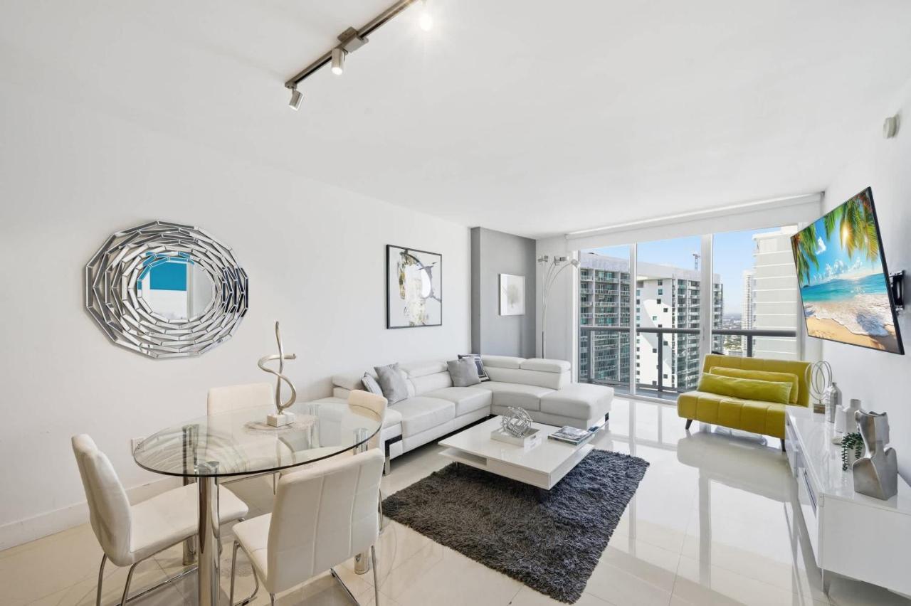 Luxury Brickell Condo with Skyline & Bay Views - 3