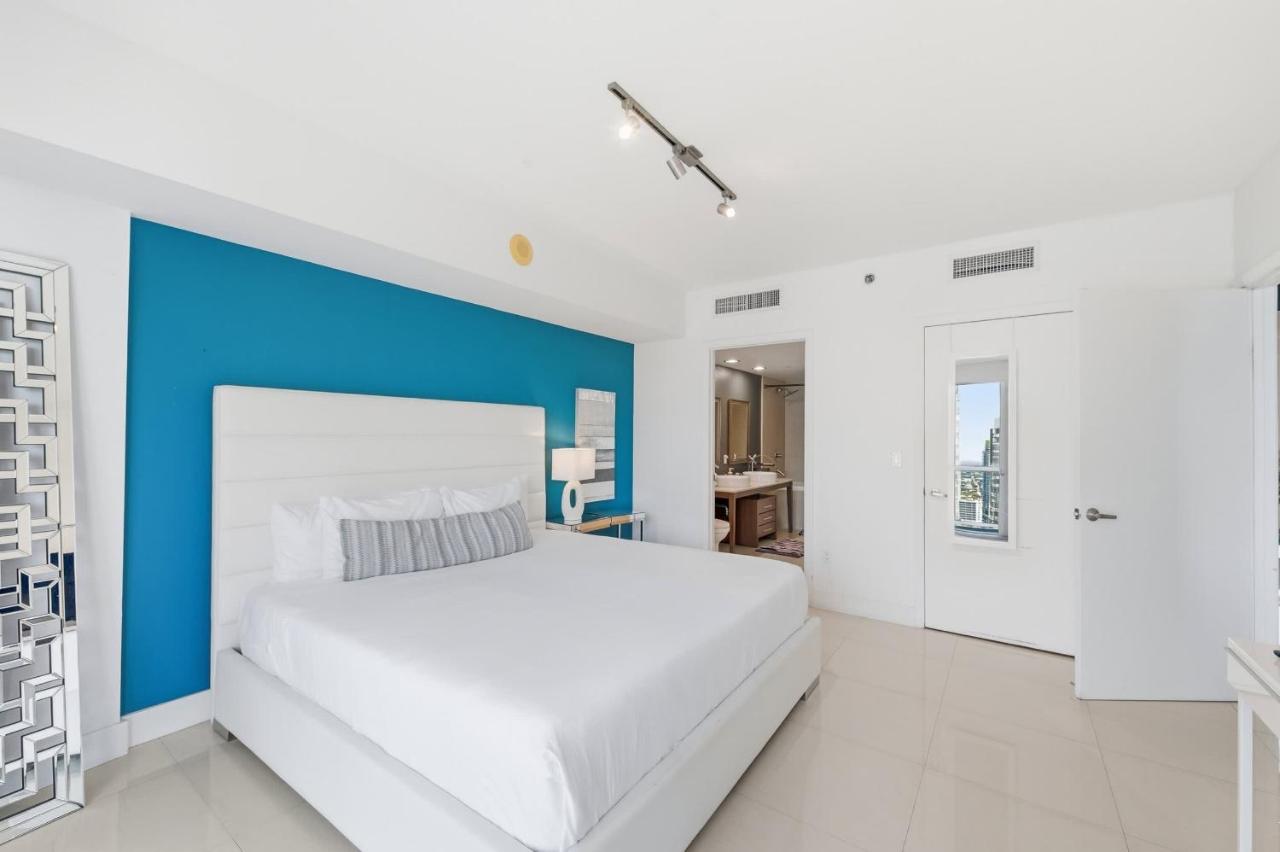 Luxury Brickell Condo with Skyline & Bay Views - 5