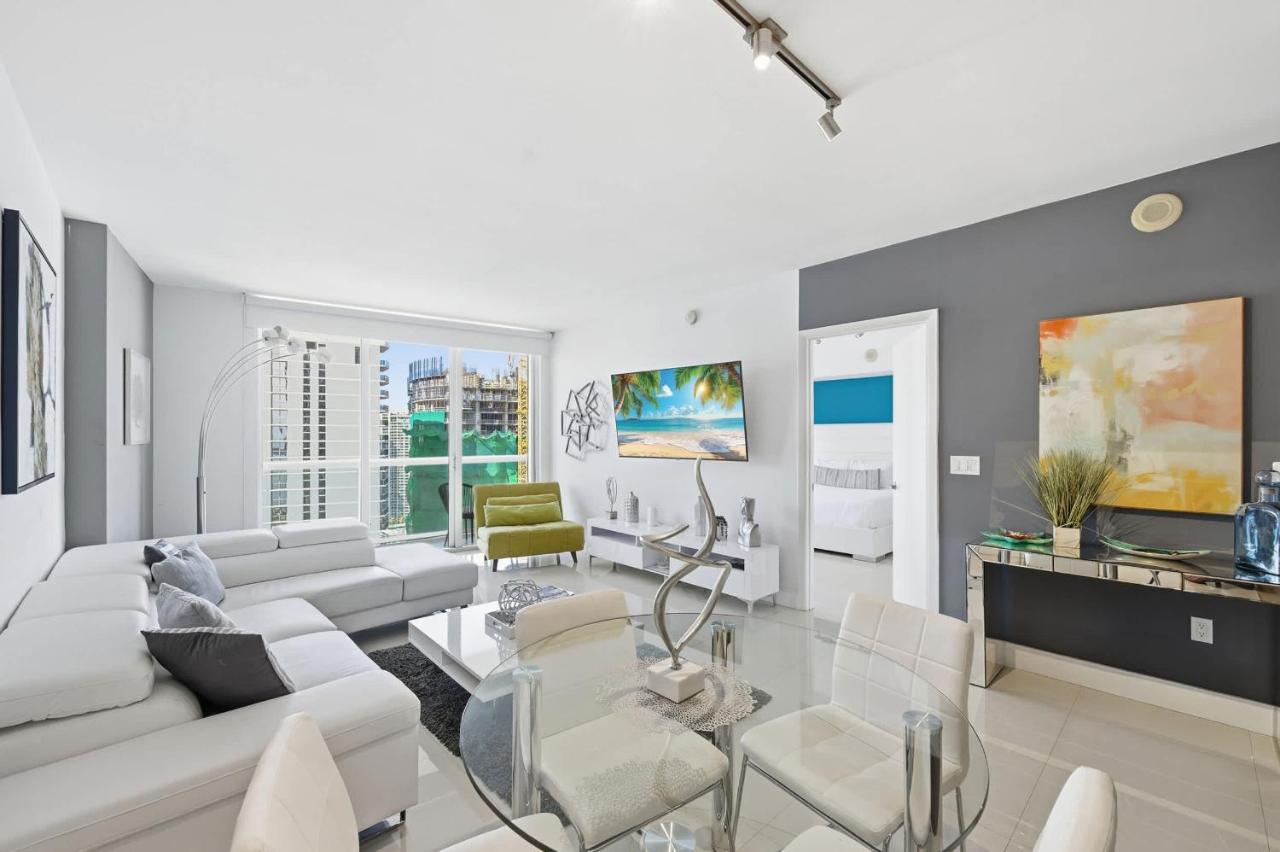 Luxury Brickell Condo with Skyline & Bay Views