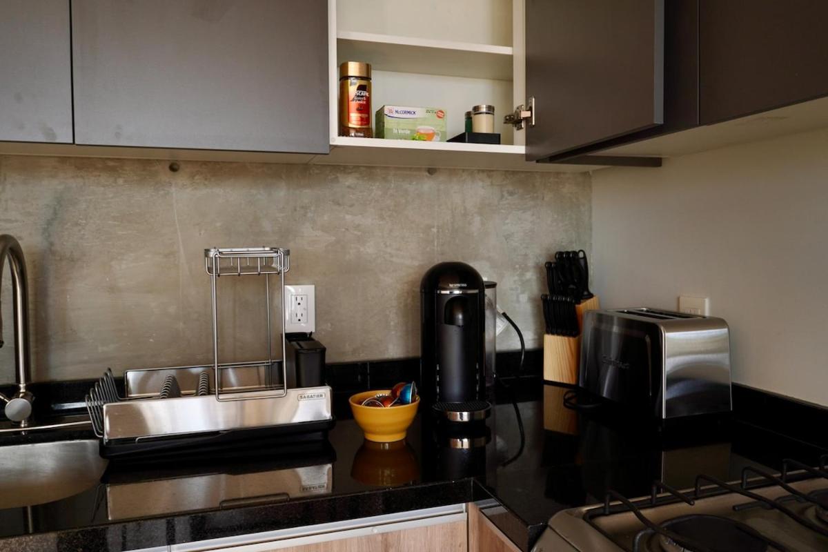 Modern Oasis Roma Sur Private Terrace with View - 4