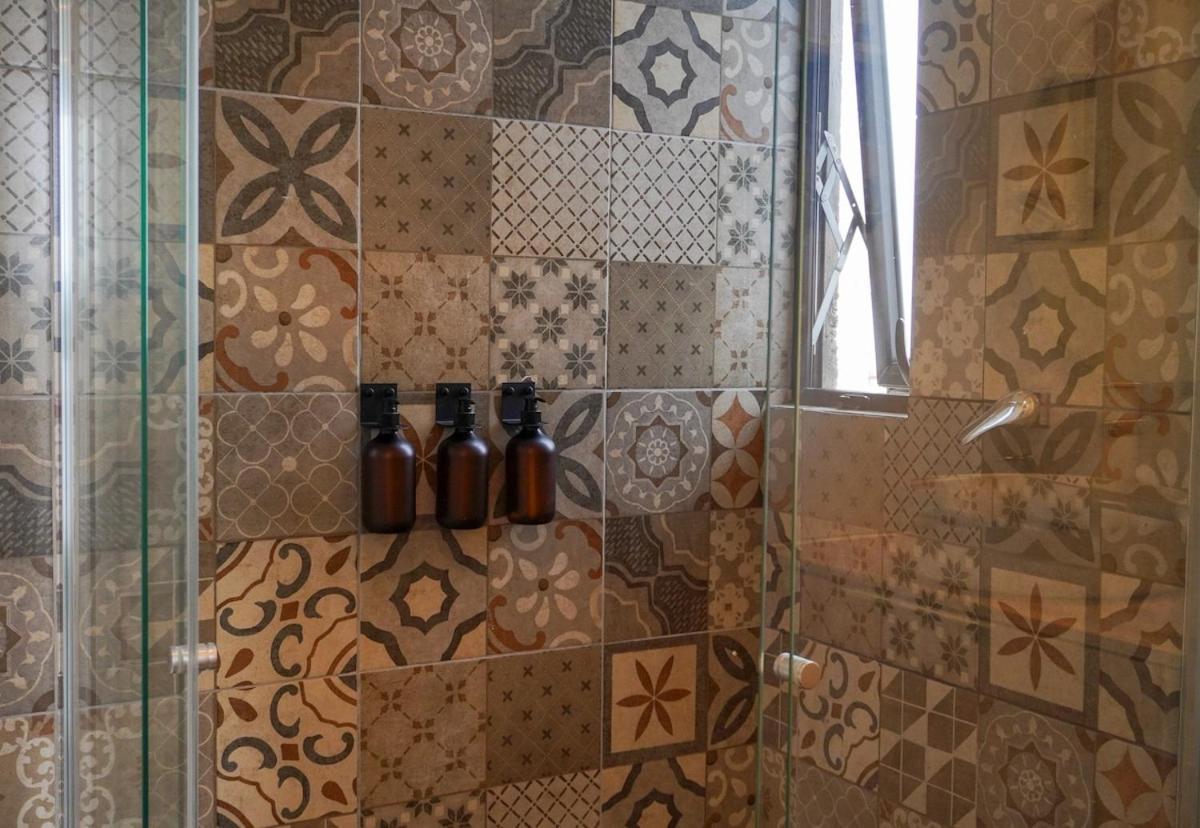 Modern Oasis Roma Sur Private Terrace with View - 2