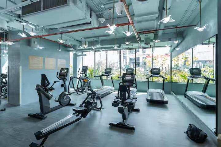 Vogue Vacation Homes, Downtown Mag318 near Burj Khalifa and Dubai Mall, Studio Apartment with Balcony, Canal and City View, Access to all Amenities - 4