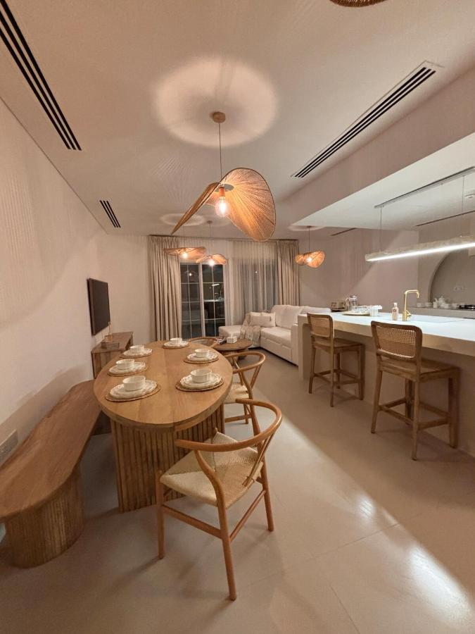 Dubai Escape Private Pool and Parking - 4