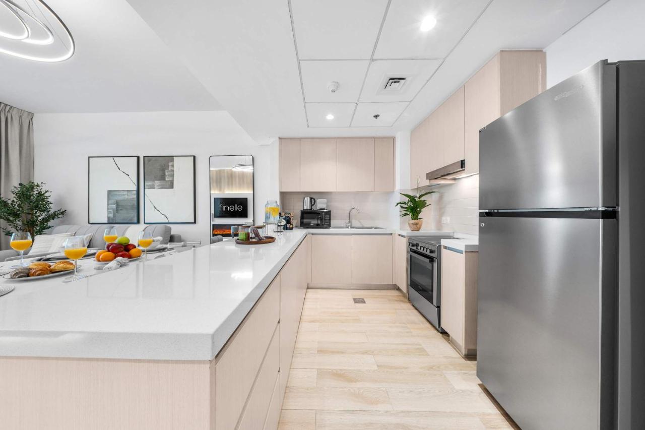 Modern and Spacious 4BR Retreat at Water's Edge Yas Island - 2