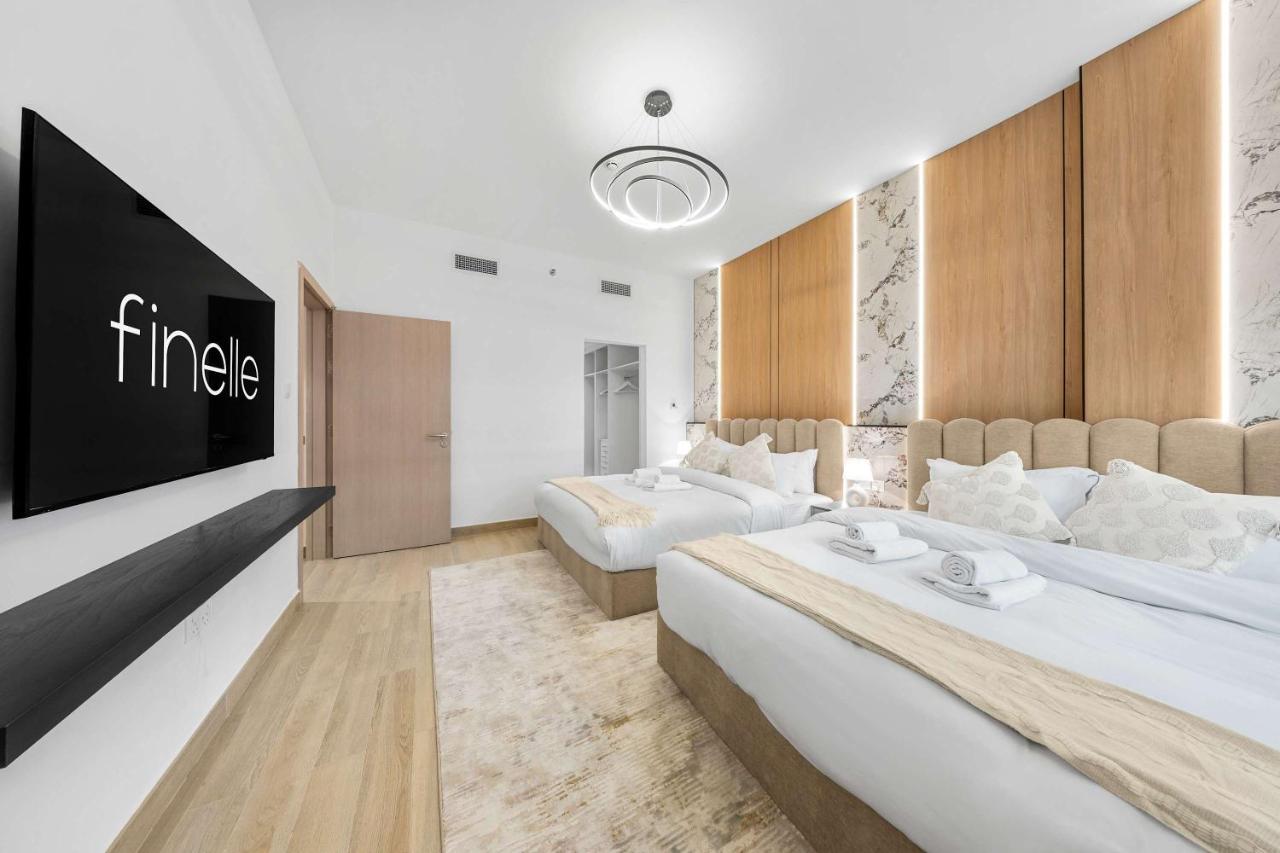 Modern and Spacious 4BR Retreat at Water's Edge Yas Island - 3