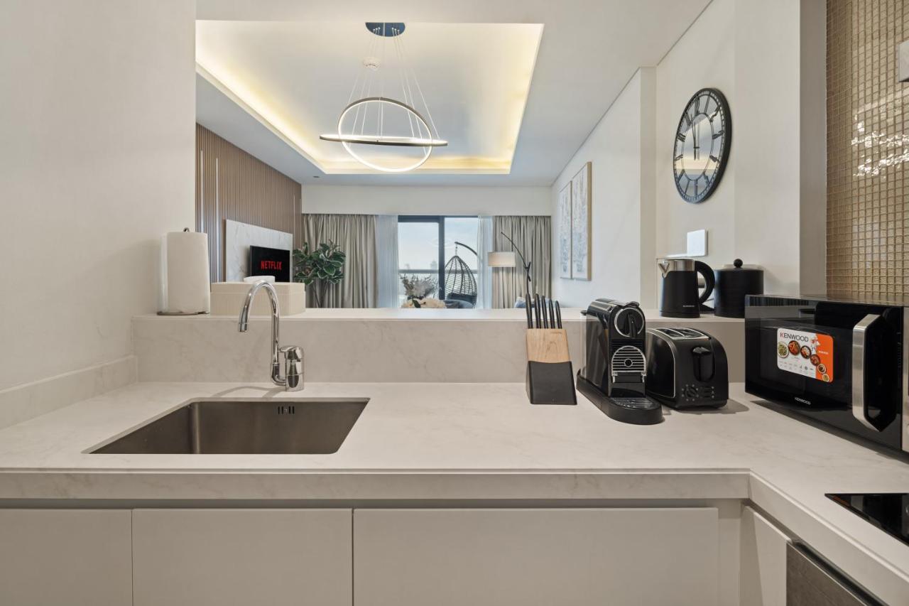 BurjKhalifaViews,1BHK, High Floor, Damac Paramount Tower B - 5