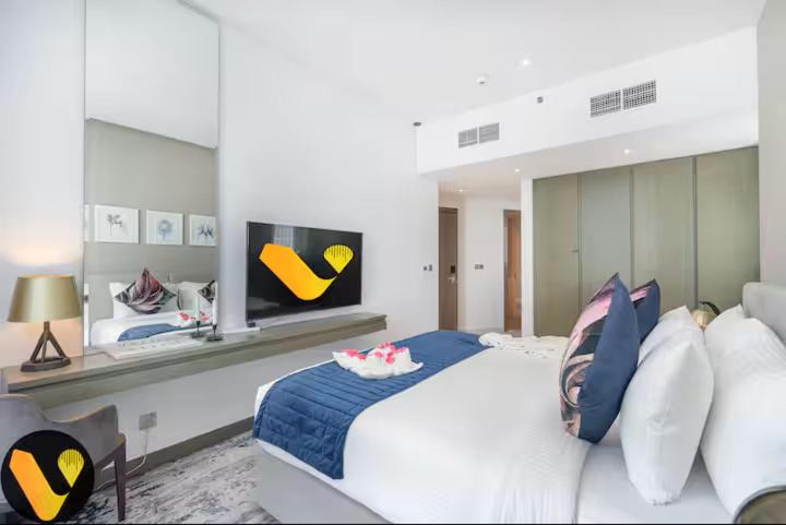 Vogue Vacation Homes, Business Bay Damac Maison Prive near Burj Khalifa and Dubai Mall, Studio Apartment with Balcony, Pool and City View, Access to all Amenities - 4