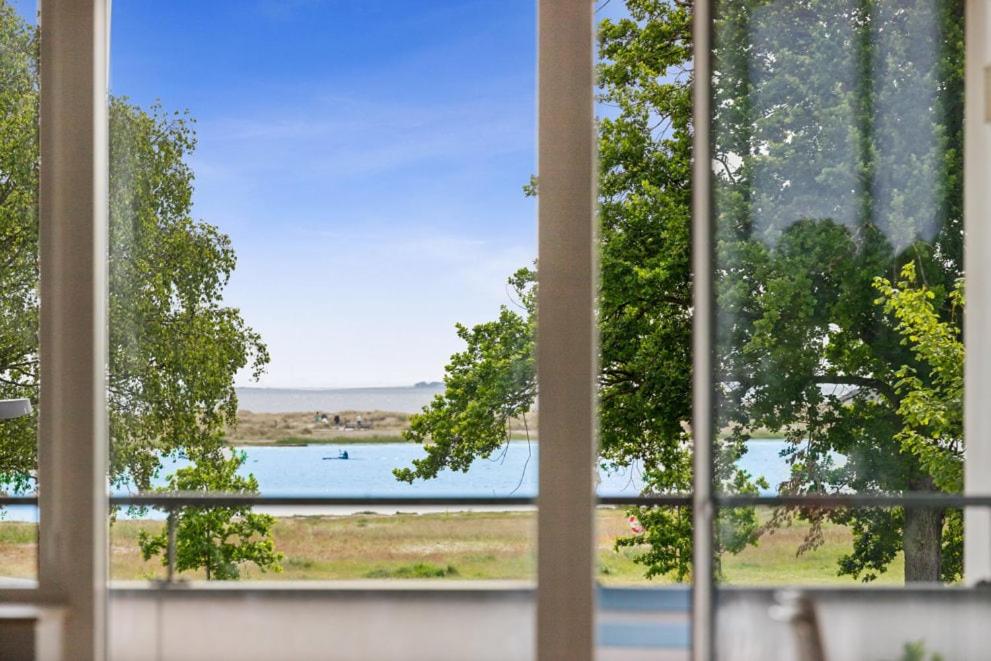 Seafront Apt - Bright, Beach, Direct Airport Metro - 5