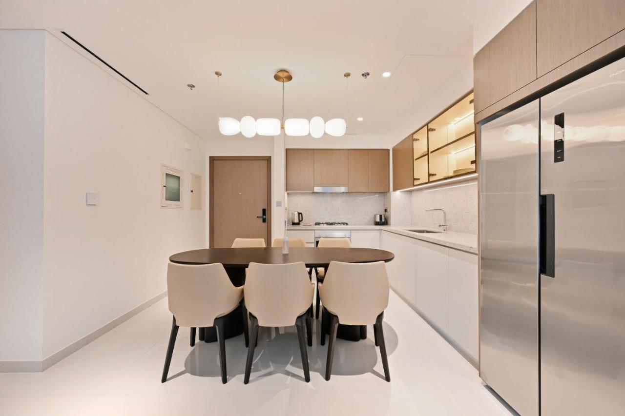 FirstStay Homes - Grand Bleu by Elie Saab Residency, Private Beach - Dubai Harbour - 2BR - 3