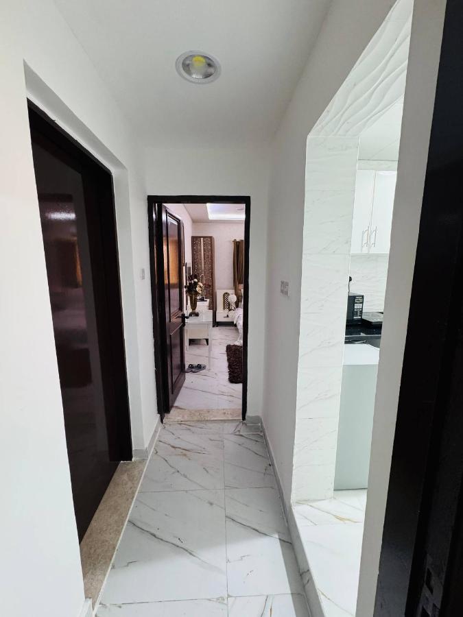 Cozy 2BR Apartment Kitchen & Private Bathroom 20 - 4