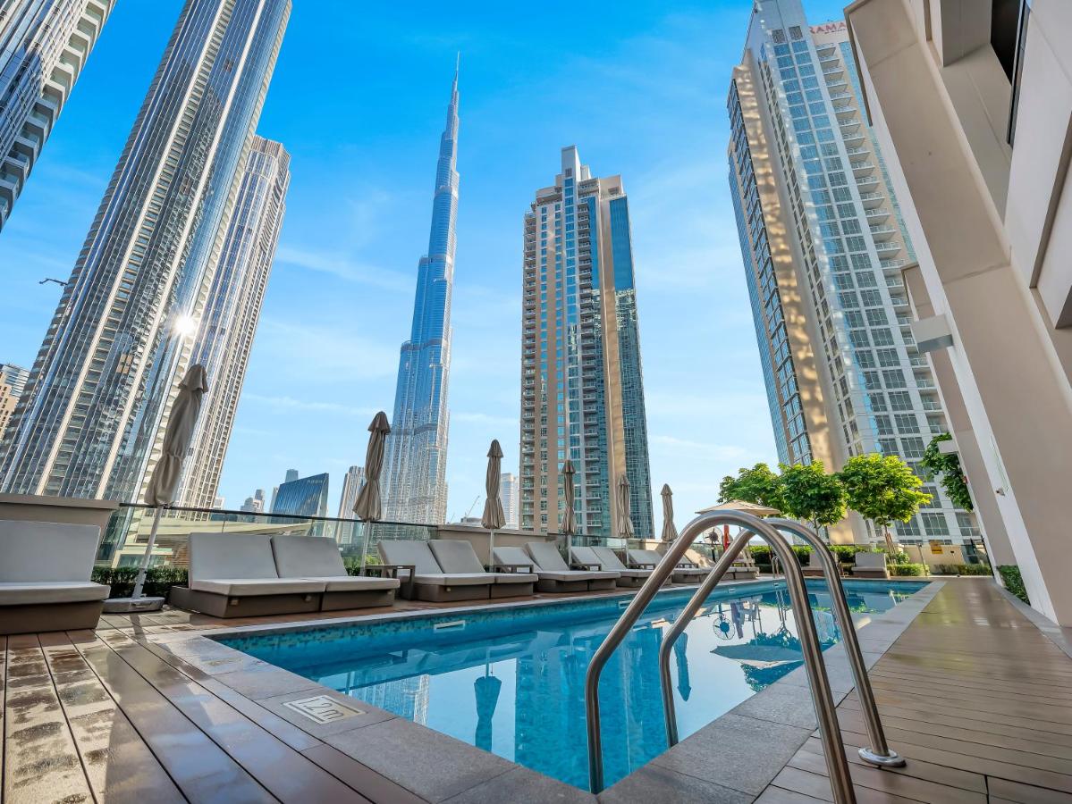 Blissful Stays - Luxury Two Bedroom Apartment at ACT Tower 2, Boulevard, Burj Khalifa, Pool, Near Dubai Mall - 3
