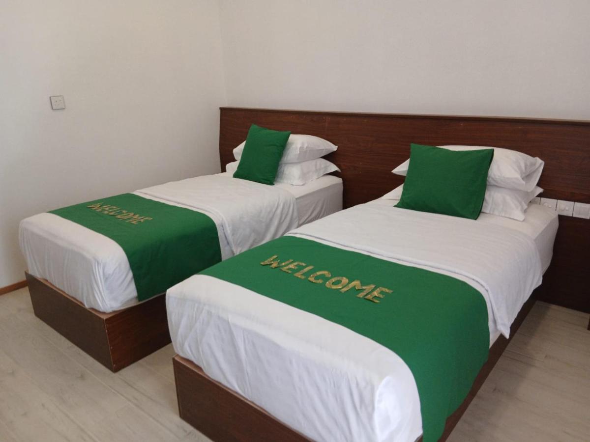 Palm Shade Paradise - 3