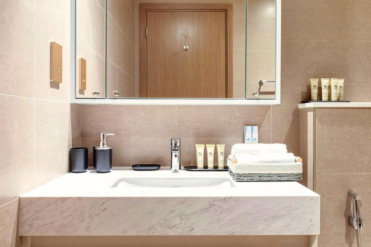 Downtown Suite Trendy 1BR -Dubai Mall Access - 3