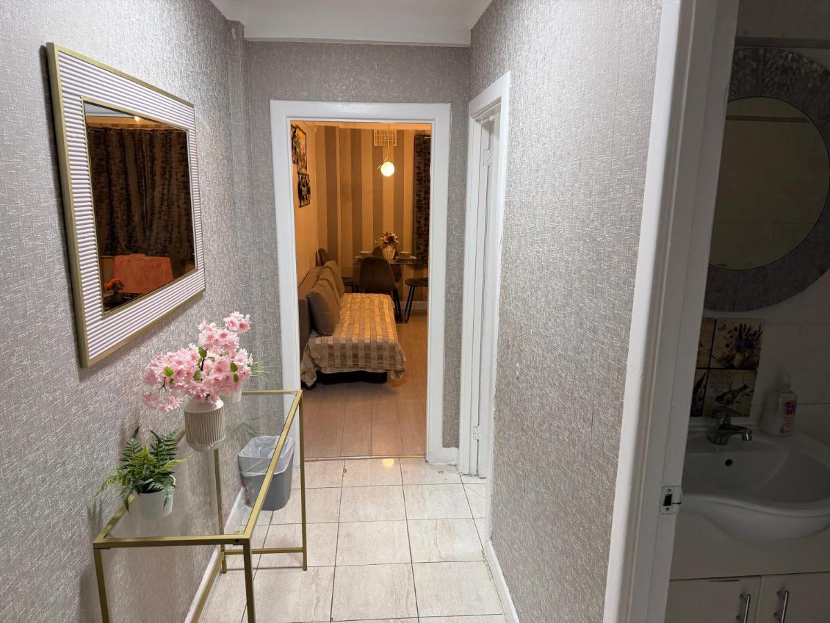 Edgware Road One bedroom Apartment - 3