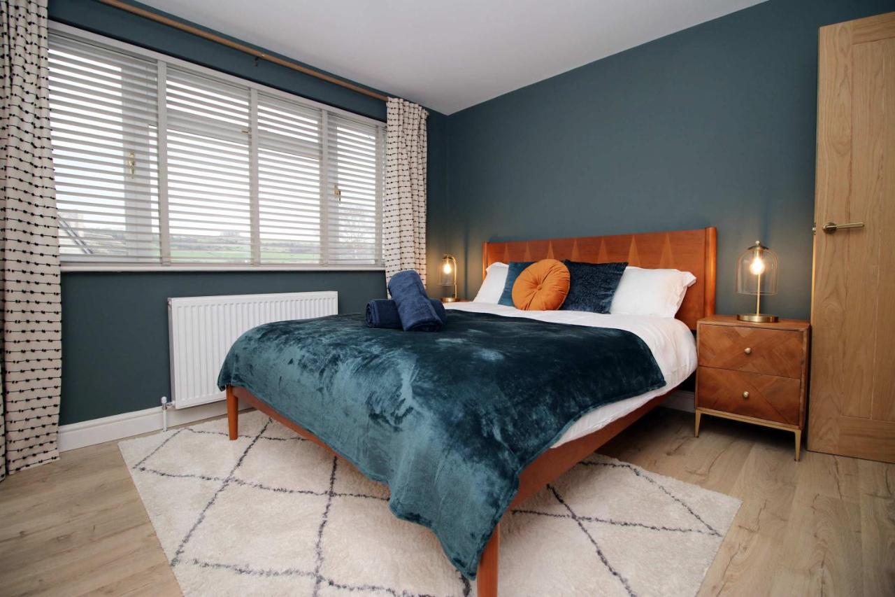 Stylish 3-Bed Home in Bath by MCPI Hosting, Perfect for Famiies & Contractors