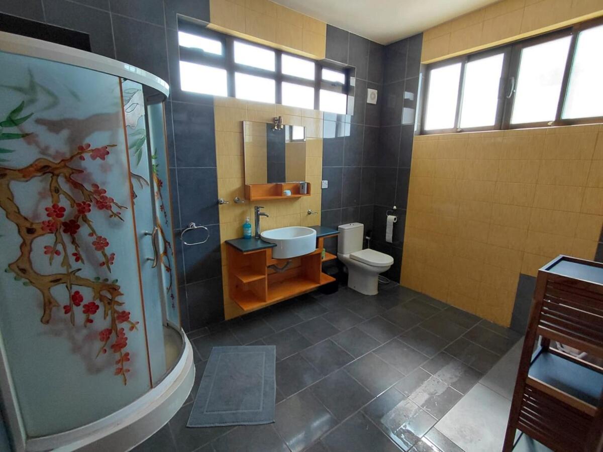 Cozy 1BR Retreat for Couples - Pool & Rooftop - 5