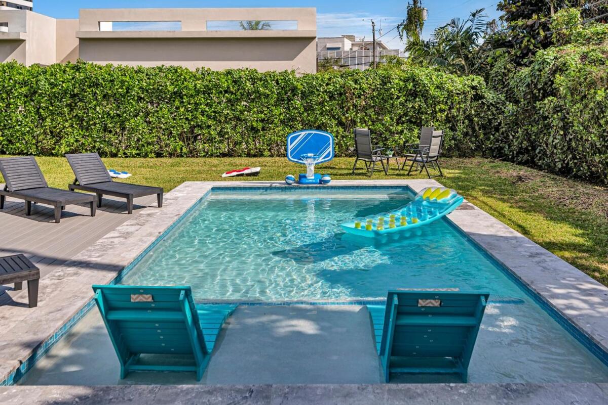 The Design District Pool House - 2