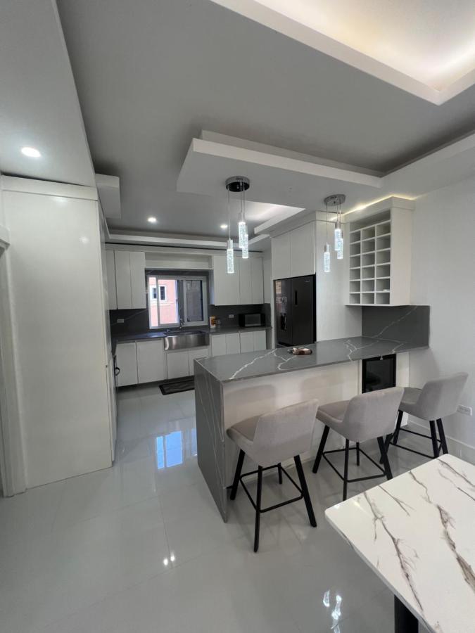 RHE Penthouse Richmond Three Bedroom - 4