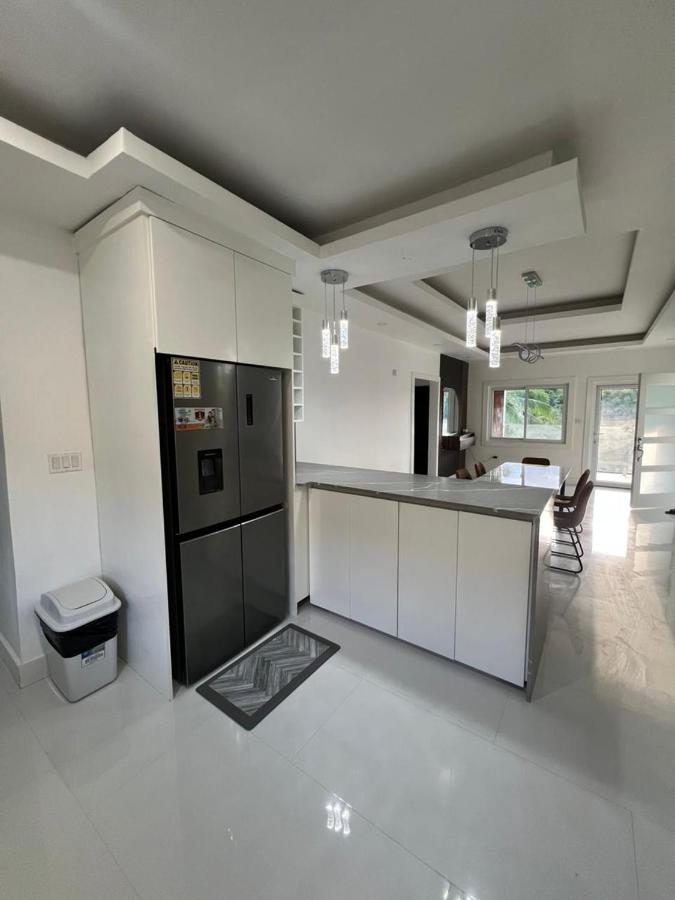 RHE Penthouse Richmond Three Bedroom - 2