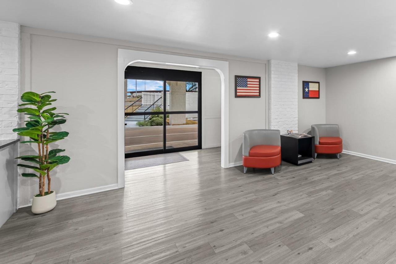 Americas Best Value Inn Austin - 5