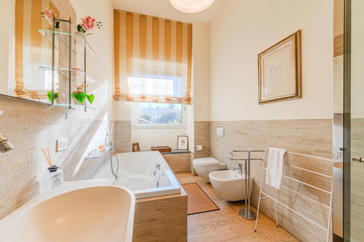 Cozy retreat with private Garden & hot tub - 3