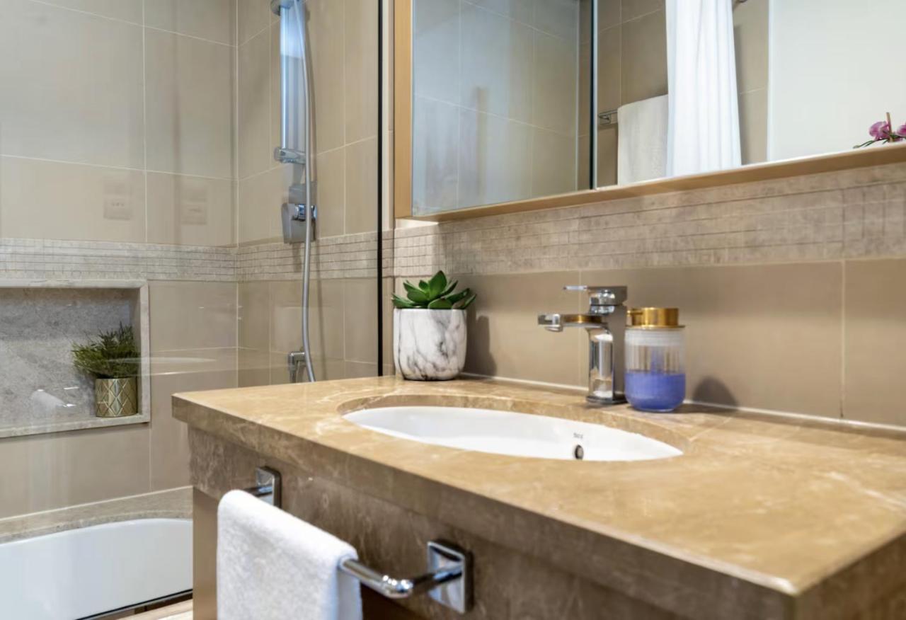 Signature Luxury Apartments Facing Burj Khalifa - 3