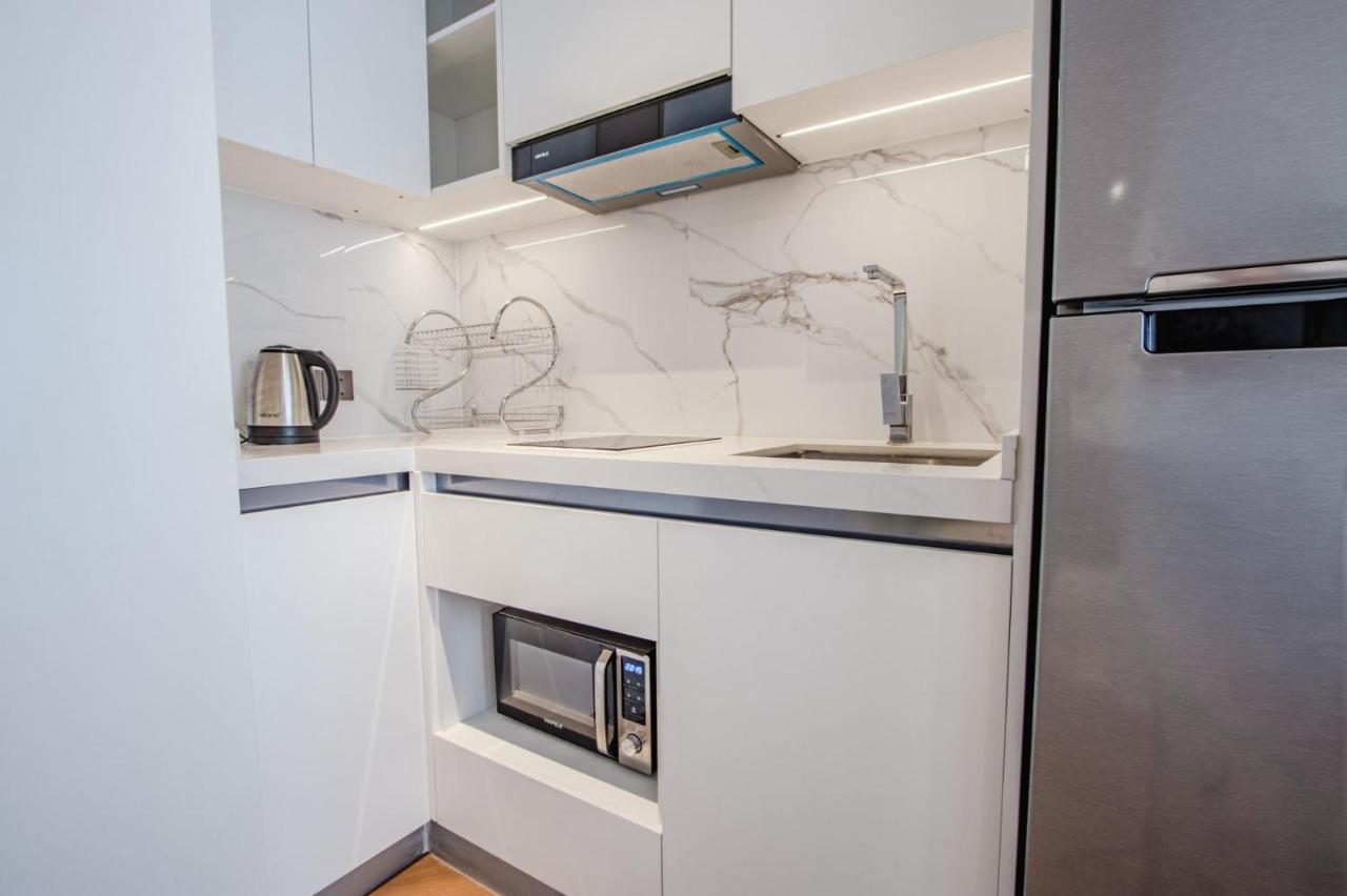 BEACHFRONT 243 One-Bedroom Residence - 5