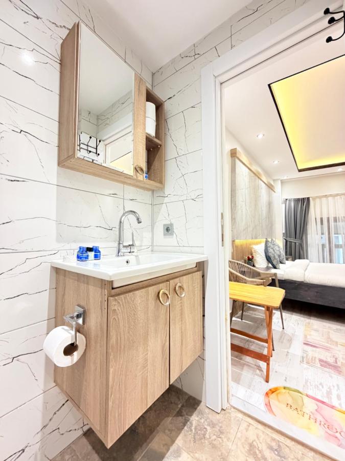 The Blue Mansion Modern Rooms - 3