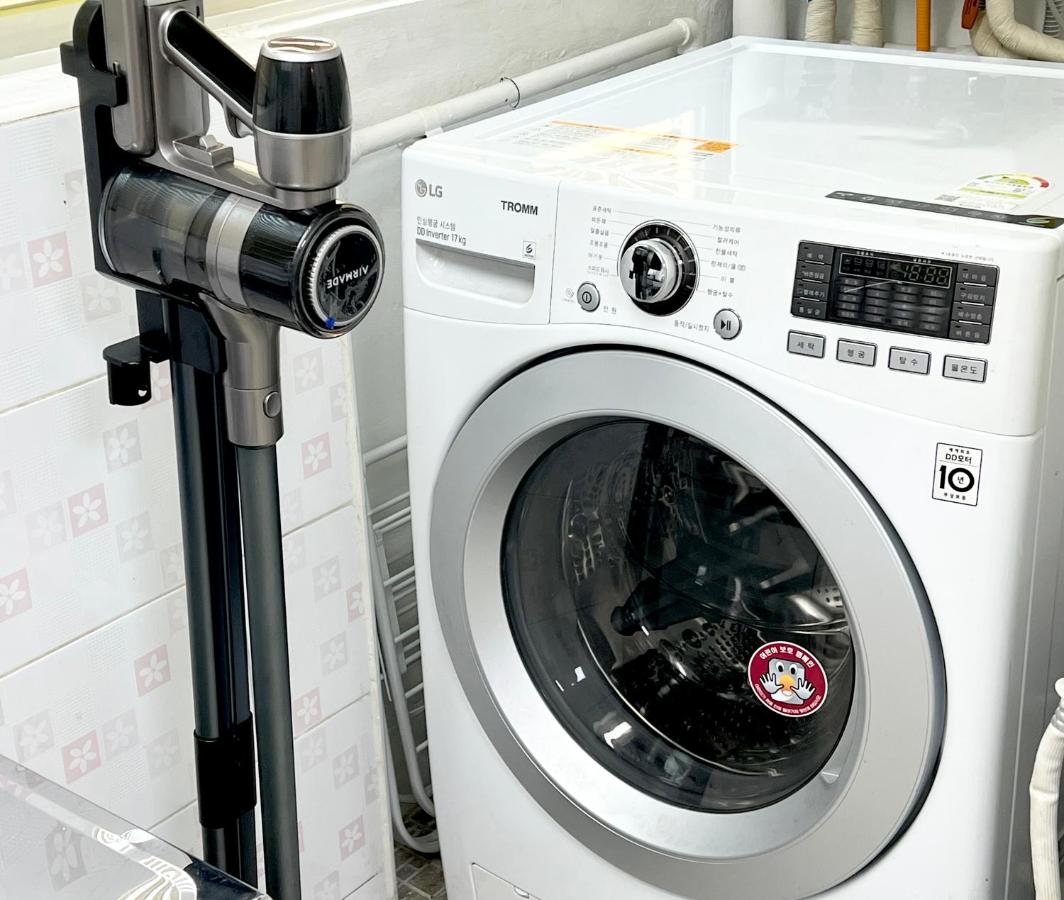 9min to Hapjeong Station, Cozy Stay for up to 6 Guests #3 - 2