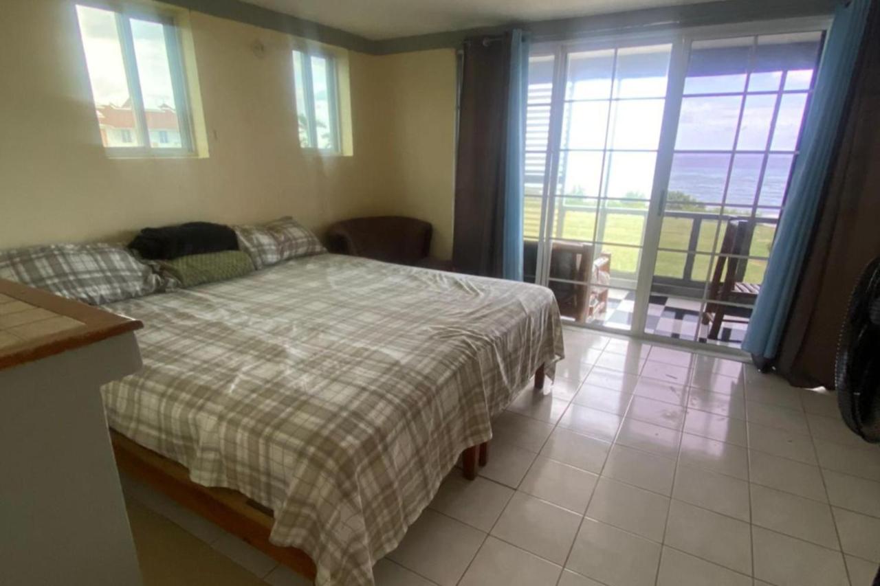 Oceanview Studio Apt w Pool Bar & Beach Access - 2