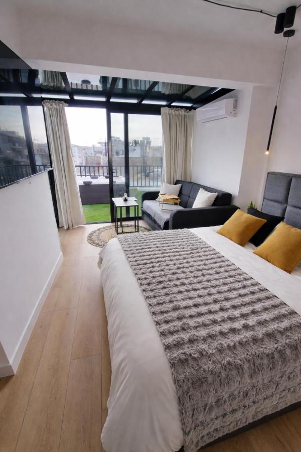 Athens Center Apartment with Private Jacuzzi - 4