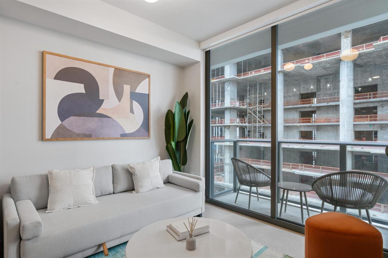 Pool & Gym in Hight-Condo - 2