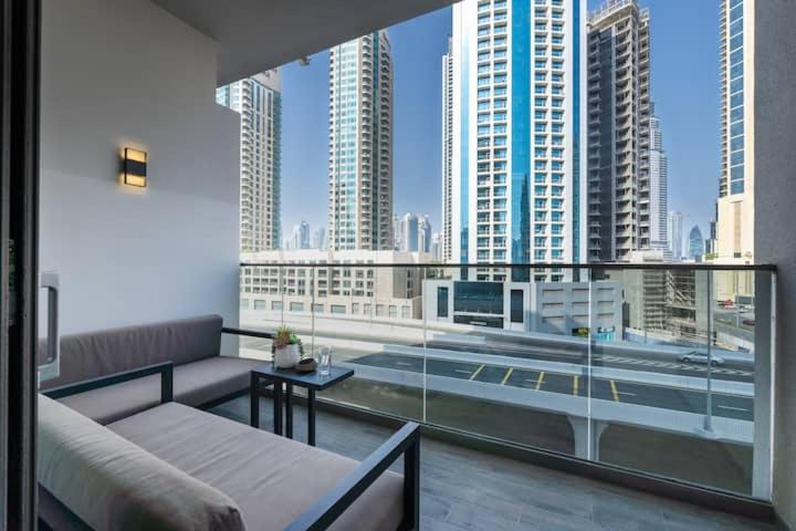 Vogue Vacation Homes, Downtown Mag 318 near Burj Khalifa and Dubai Mall, Studio Apartment with Balcony and City View, Access to all Amenities - 3