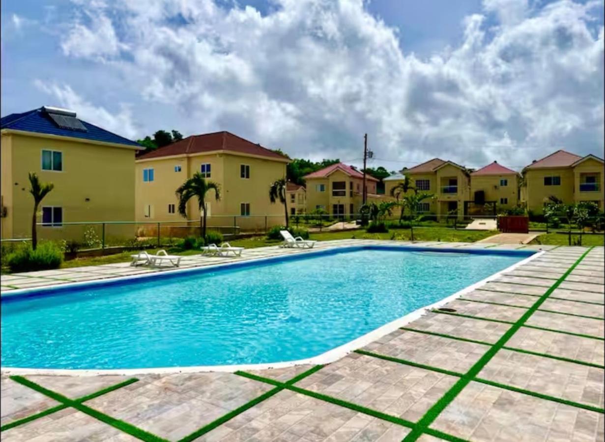 Elevate Escape Ocho Rios Jamaica "24 Hour Gated Community" - 4