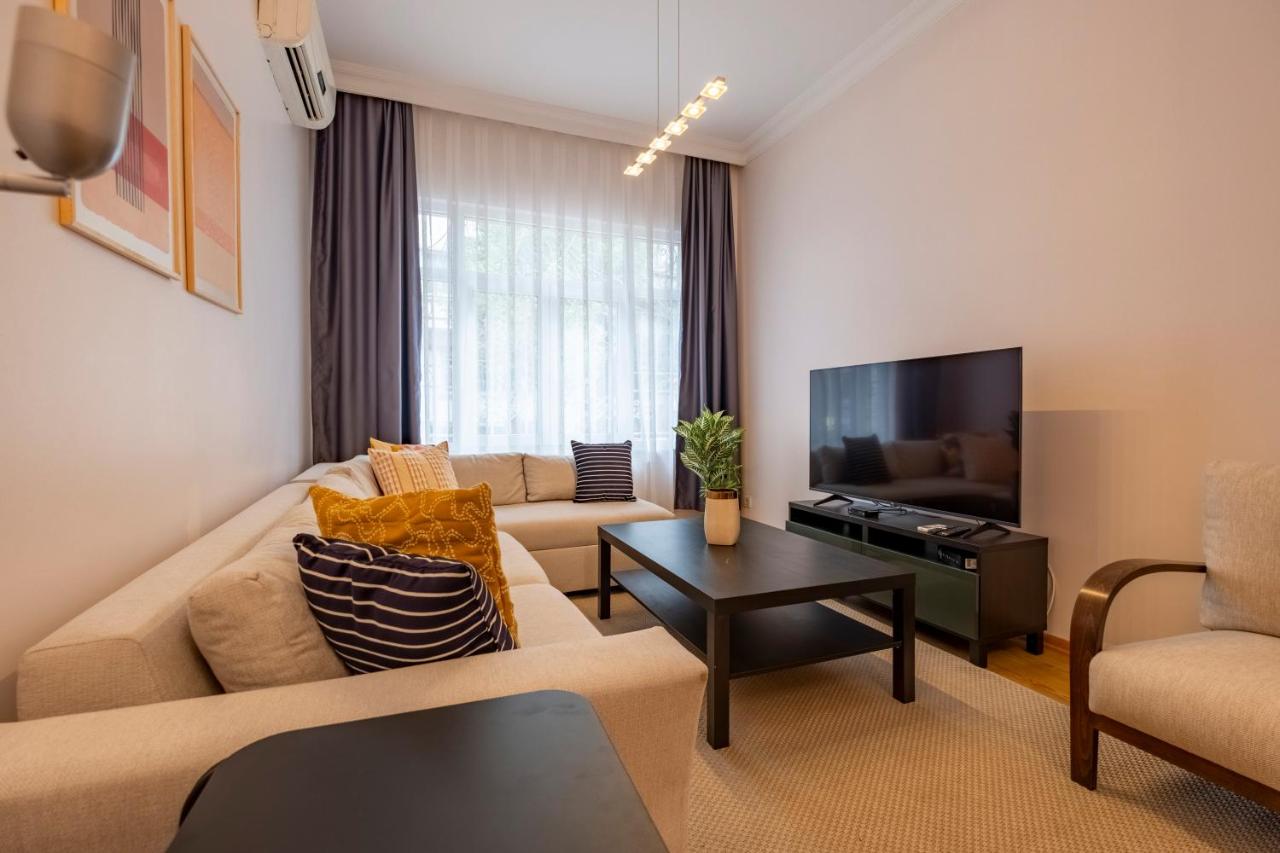 3-Bedroom 2-Bathroom, Centrally Located Ground-Floor Apartment -No Stairs - 5