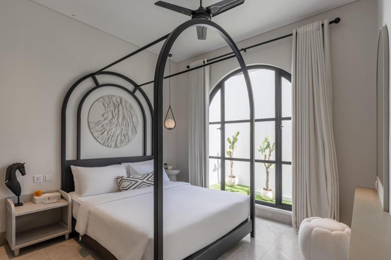 Luxury 5BR Private Pool Villa for Groups in Canggu - 4