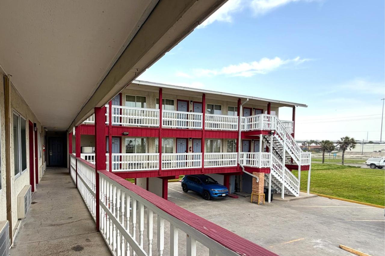Budget Inn — photo 3