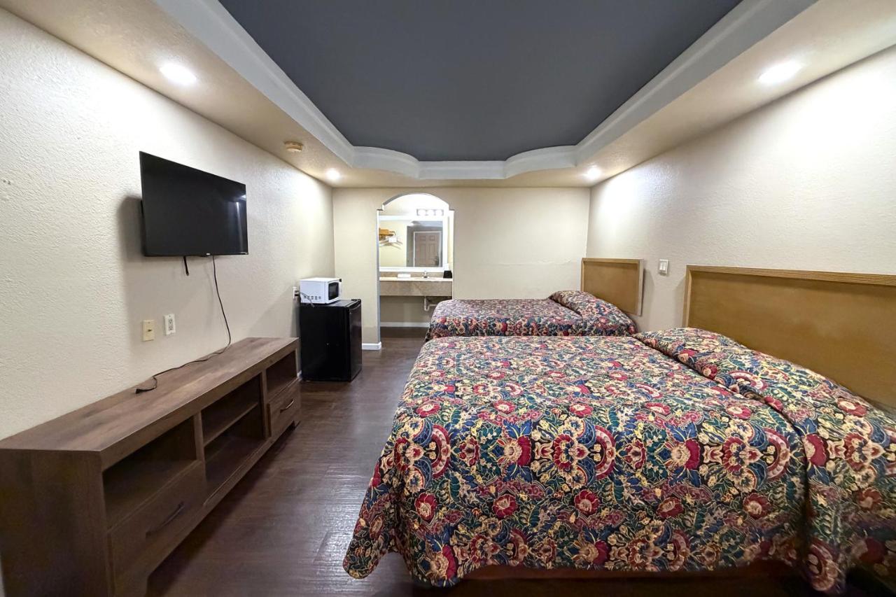 Budget Inn — photo 16